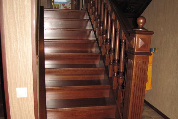 Лестница из дуба