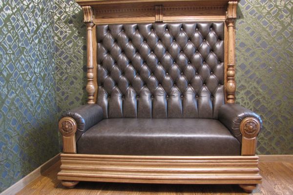 Кабинетный диван из дуба