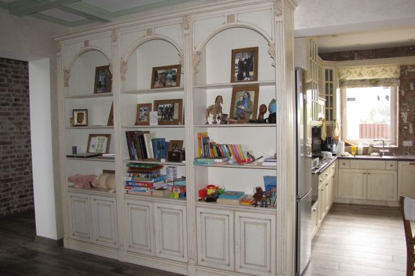 Книжный шкаф из дуба